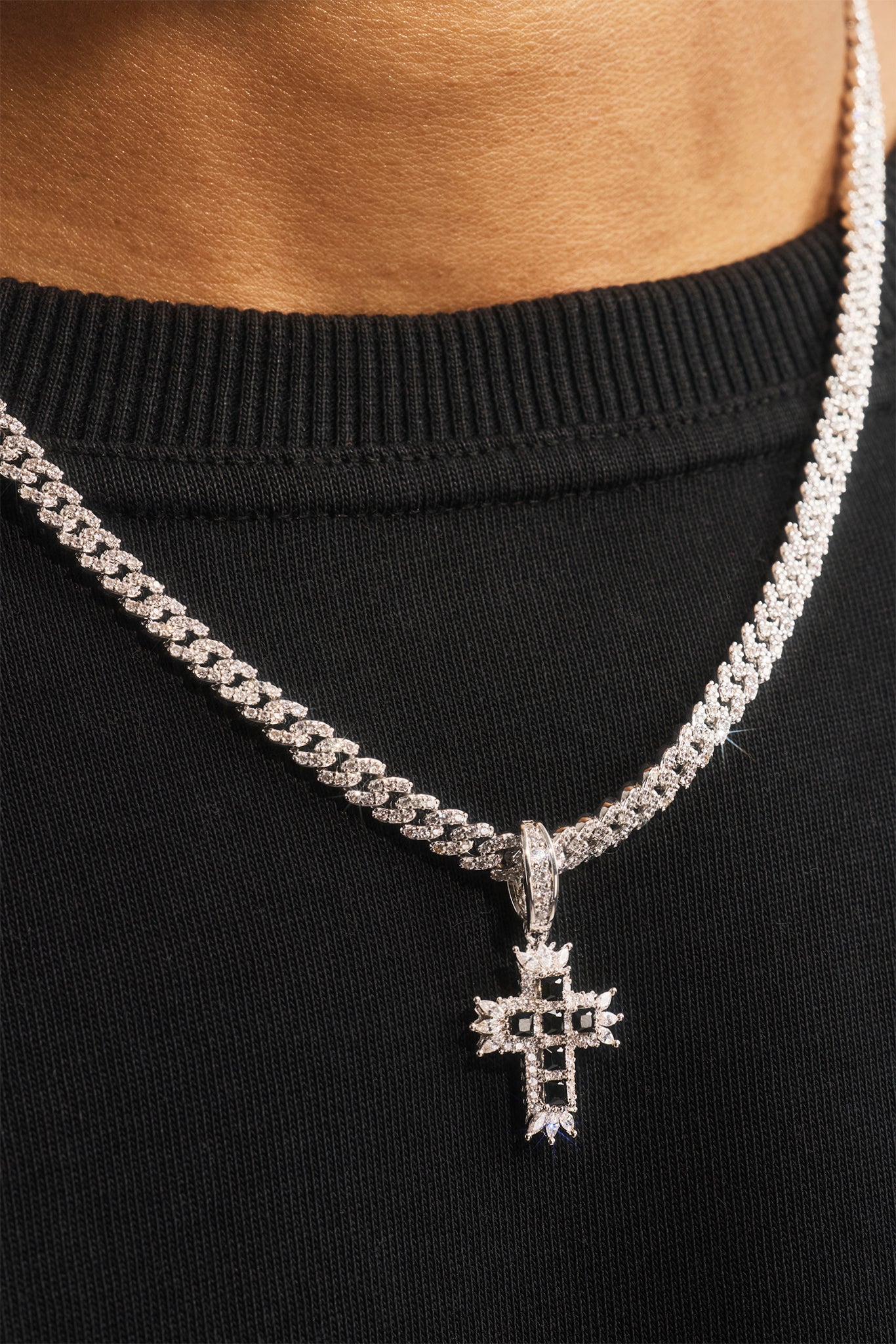Schwarzer Iced Cross Anhänger Cuban Necklace - 20mm - Weiß